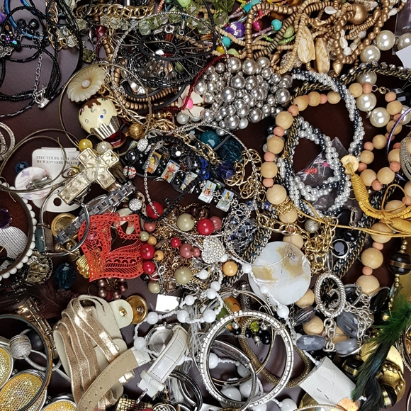 Bulk jewelry lot #A1 - Picture 5 of 5